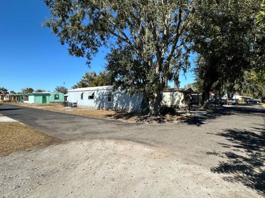 537 Chickasaw Loop a Winter Haven, FL Mobile or Manufactured Home for Sale